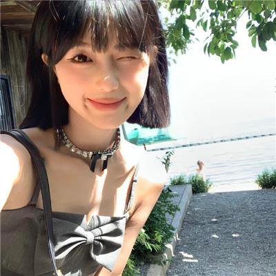 衣橱里的她1